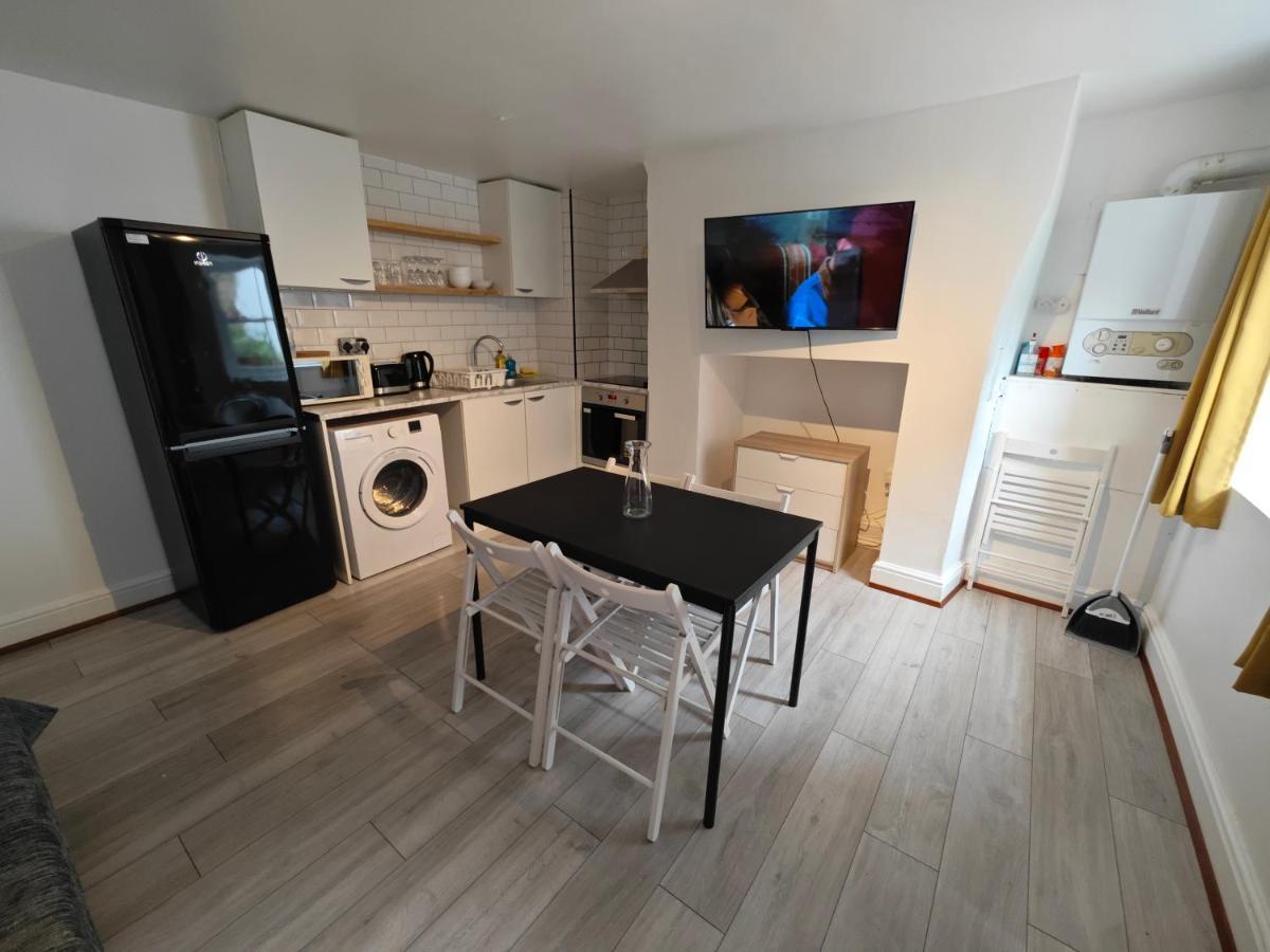 2 Bedroom 2 Bathroom Apartment In Old St - Shoreditch - Zone 1 London Eksteriør billede