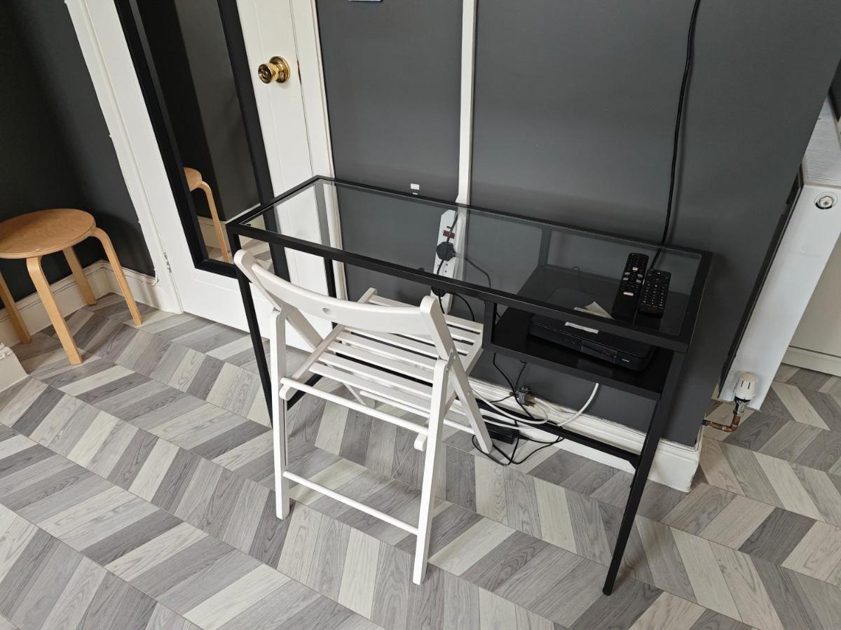 2 Bedroom 2 Bathroom Apartment In Old St - Shoreditch - Zone 1 London Eksteriør billede