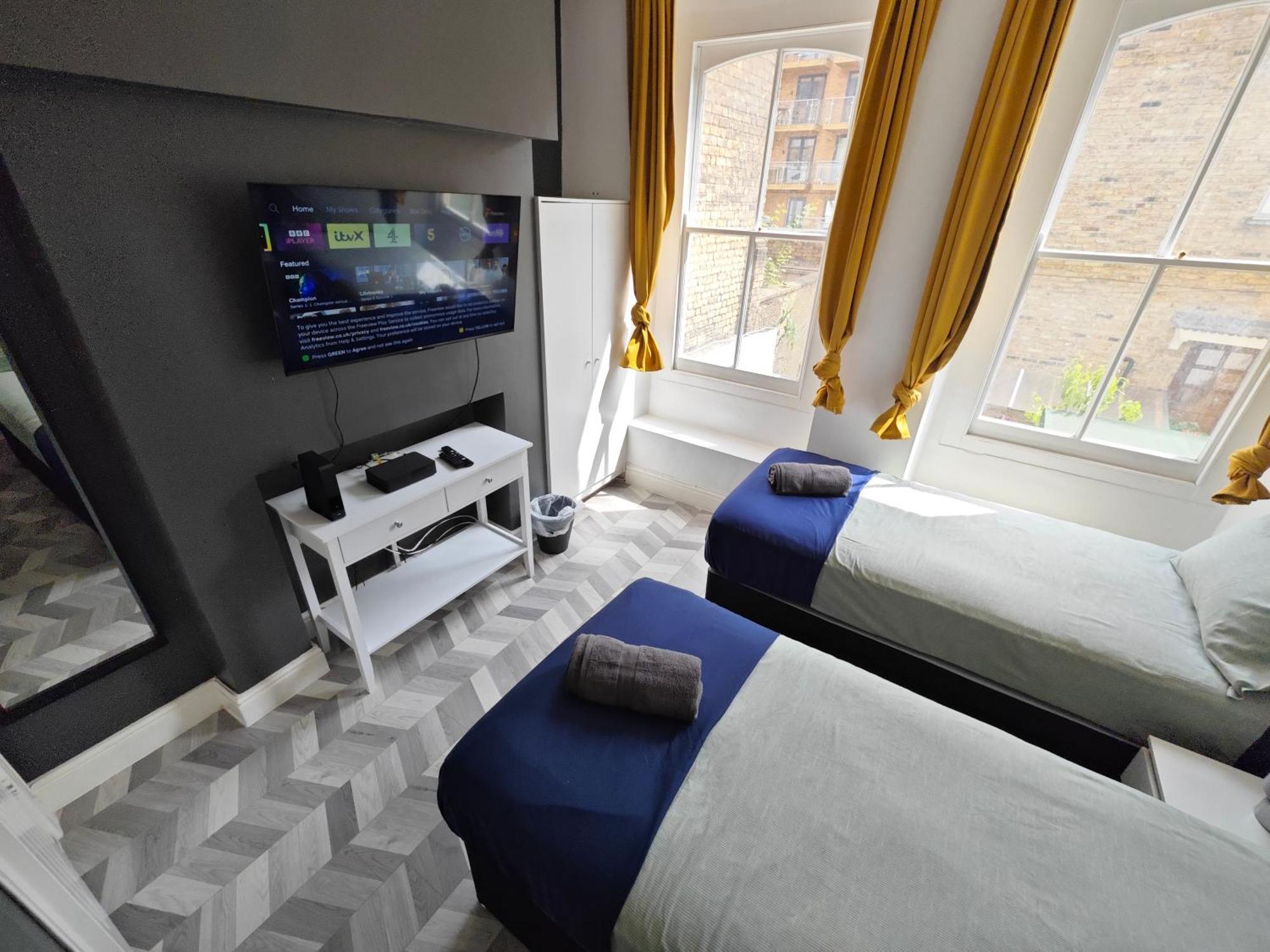 2 Bedroom 2 Bathroom Apartment In Old St - Shoreditch - Zone 1 London Eksteriør billede