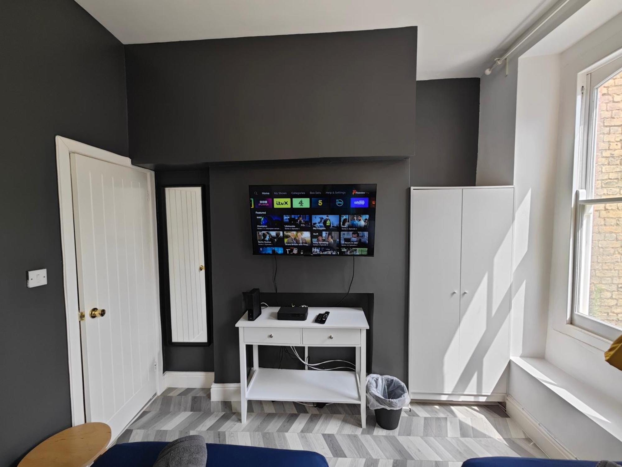 2 Bedroom 2 Bathroom Apartment In Old St - Shoreditch - Zone 1 London Eksteriør billede